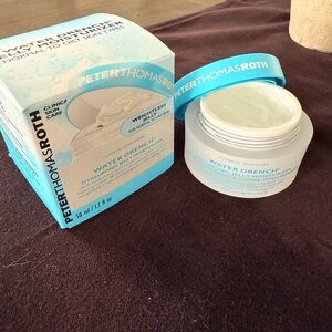 Peter Thomas Roth Water Drench Moisturizer - Blue and White
